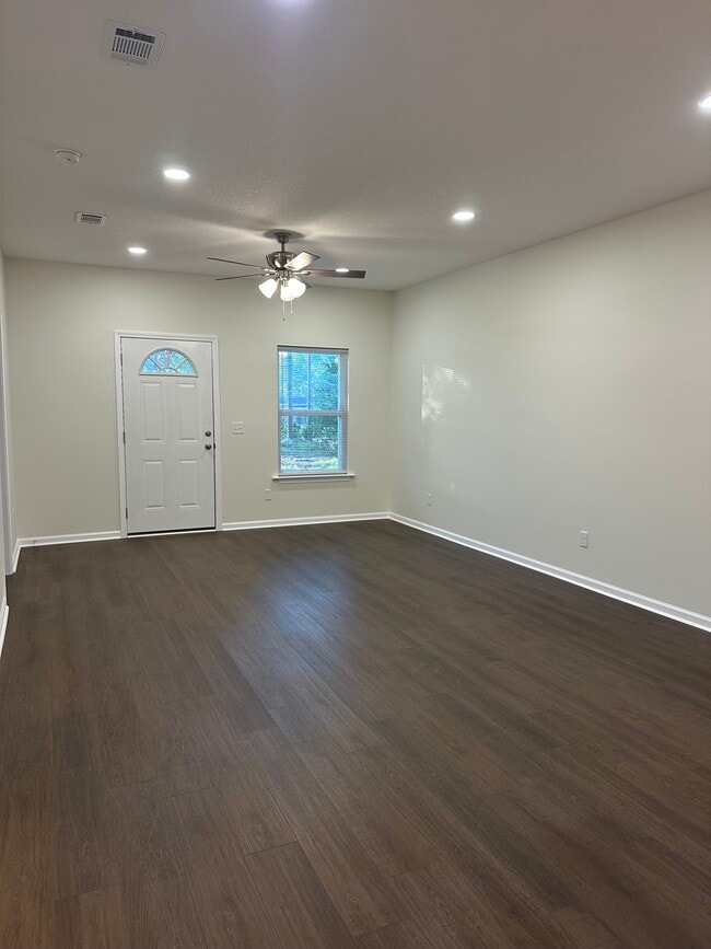 Photo - 1205 Winona Ave Unidad A