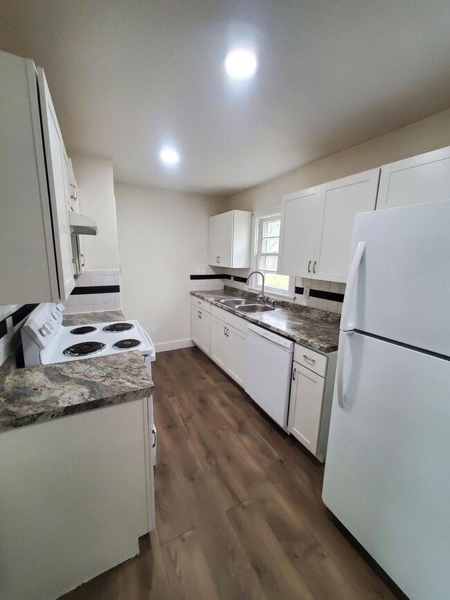 Photo - Free standing home just 2 blocks from Central and Mclean