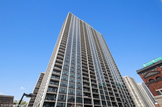 Building Photo - 1560 N Sandburg Terrace Unit 411J
