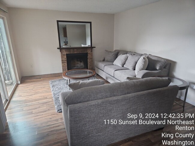 Photo - Renton Sunset Heights Condominiums - 2 bedroom 1 bathroom lower floor unit - Water, Sewer & Garba...