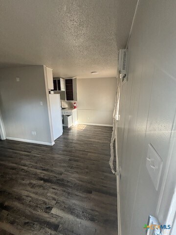 Photo - 613 Stringer St Unit 1