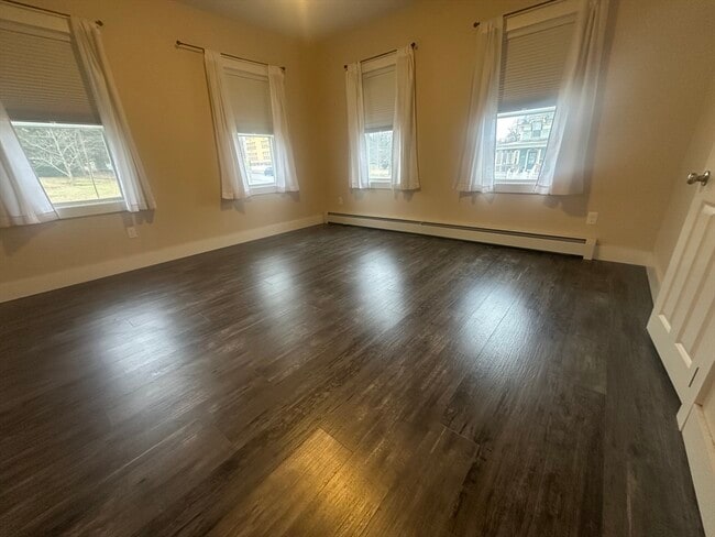 Building Photo - 105 Elm St Unit 1