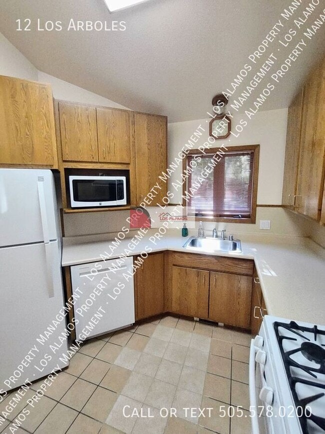 Photo - 12 Los Arboles Dr