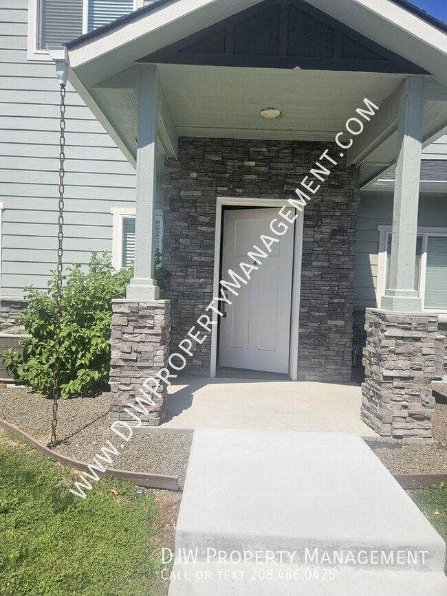 Photo - 628 N 44th St Unit #4