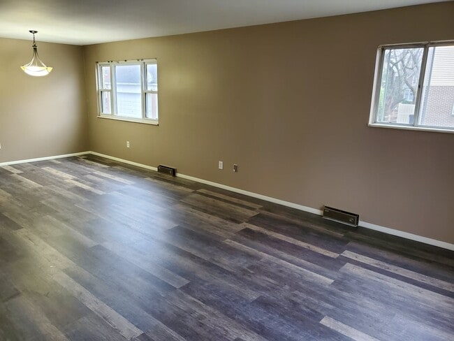 Building Photo - 613 N 25th St