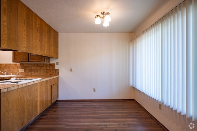 2BR, 1.5BA - 1200SF - Dining Room