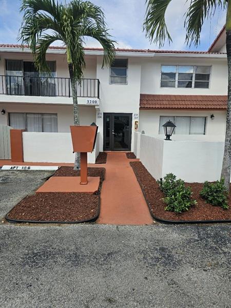 Building Photo - 3200 Coral Springs Dr Rental