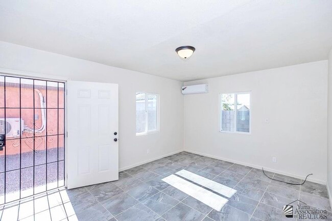 Photo - 2192 W 1st St Unit 4