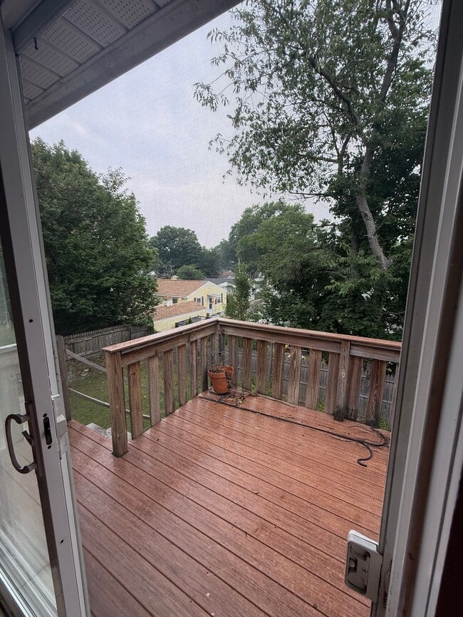 Photo - 15 Burns St Unit Spacious 2Bedroom 2