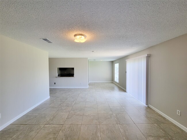Building Photo - 8530 Quail Burg Ln