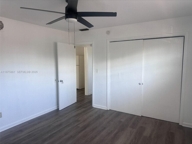 Building Photo - 1931 NE 168th St Unit 4