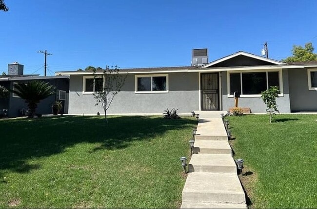 La Cresta/Bakersfield College Home with Pool - La Cresta/Bakersfield College Home with Pool