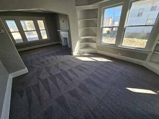 Photo - 11008 Kinsman Rd