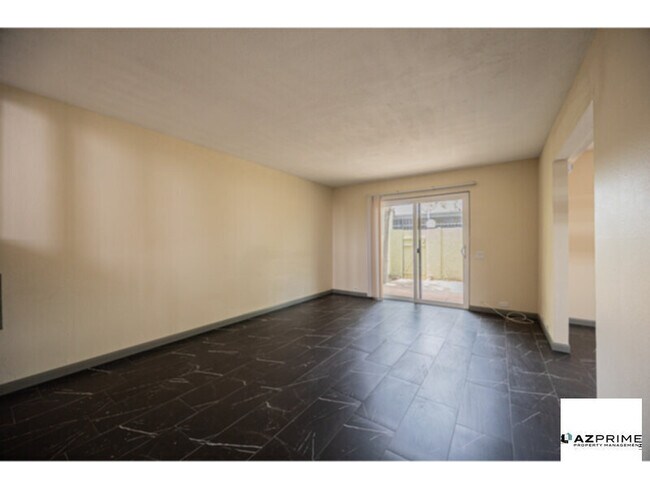 Photo - Embrace Easy Living In This Phoenix 3/2.5 Home Offering Space, Comfort, And Everyday Convenience.