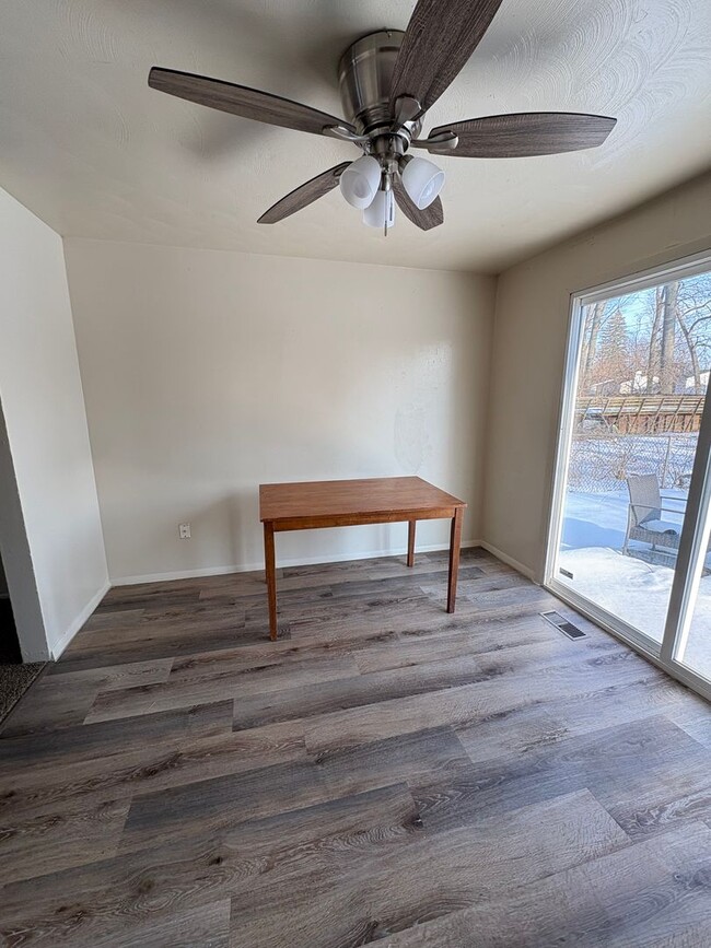 Photo - Spacious and charming 4 Bed Home in Convenient West Toledo Location