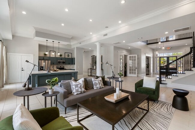 Leasing Center