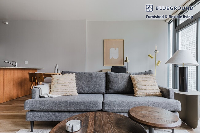 Photo - 505 N State St Unidad SI FL22-ID1142