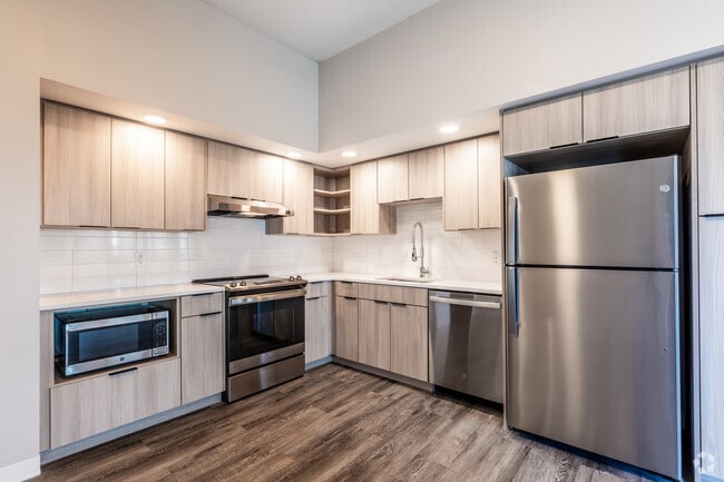 2BR, 2BA - 957SF - Kitchen
