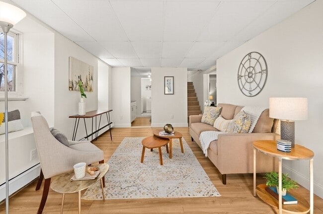 Building Photo - 38 Fern Rd Unit B Rental