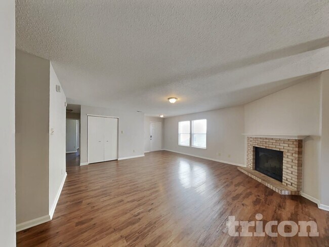 Photo - 10393 Fairmont Ln