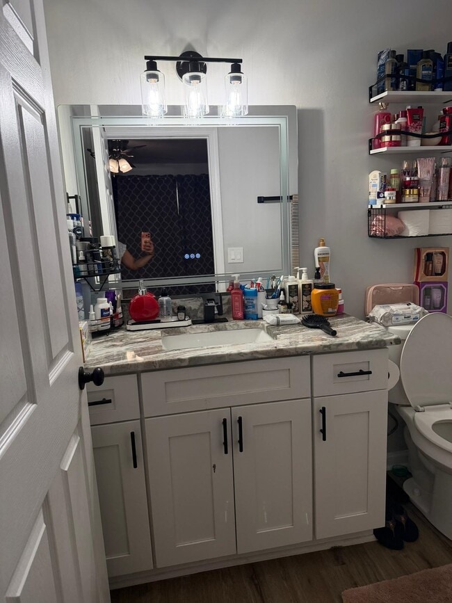 Photo - 4540 Eltham Park