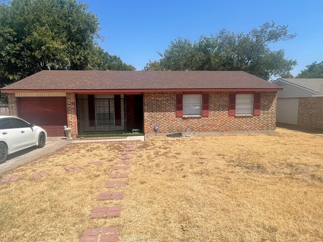 Building Photo - 723 Sun Valley Dr
