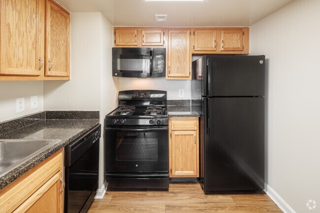 Van Gogh - 1BR, 1BA - 573 SF - Kitchen