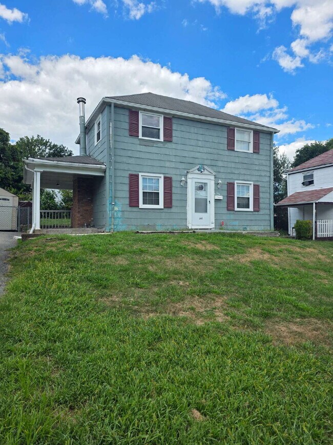 Building Photo - 549 Thompson Ave