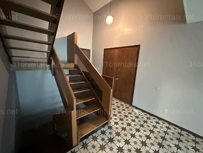 Photo - $1545 - 2 bed 1.5 bath - Duplex located in Riverside