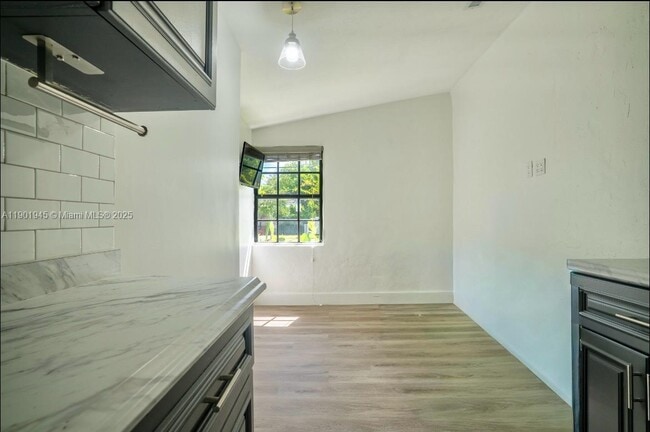 Photo - 2121 SW 13th Ave Unit Studio