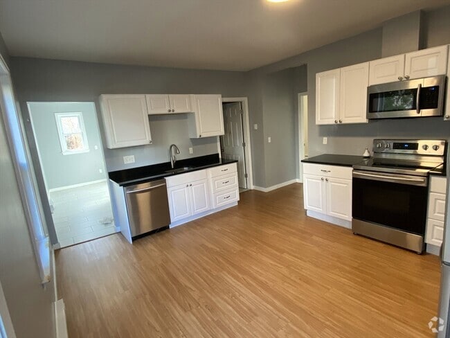 Building Photo - 10 Sterling St Unit 2 Rental