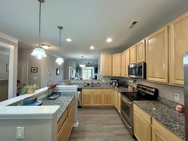 Photo - 2113 Livingston St