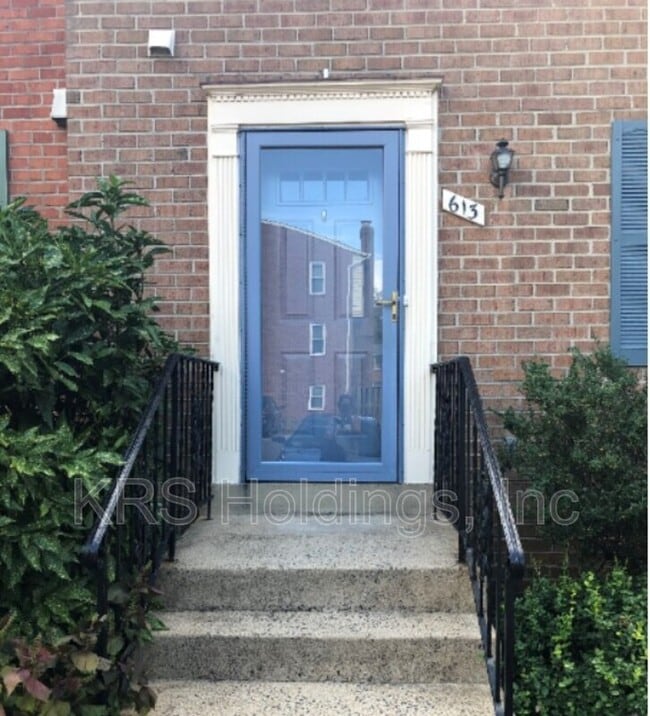 Building Photo - 613 N Abingdon St