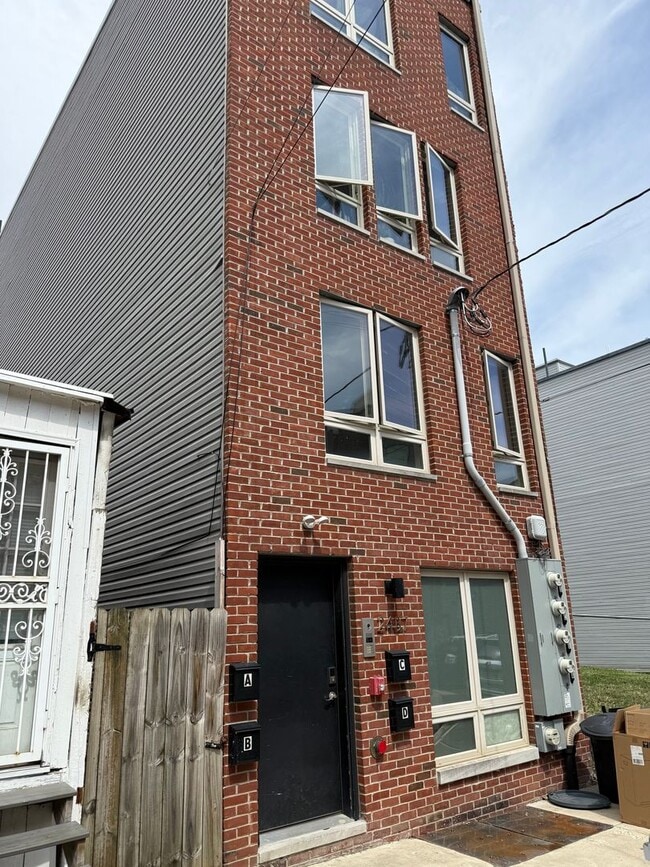 Photo - 2437 W Thompson St Apartamento Unidad B