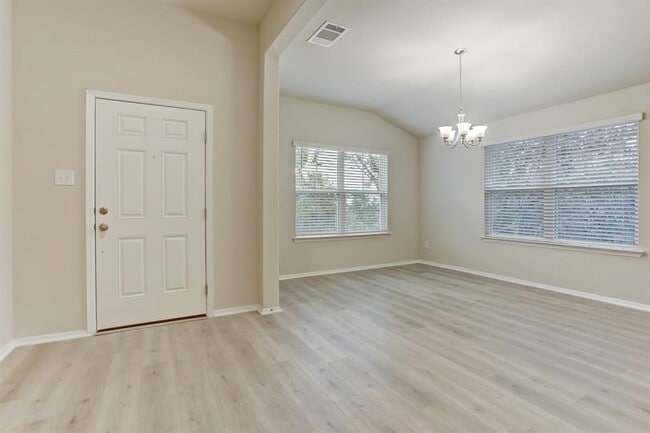 Photo - 3902 Crockett Ave