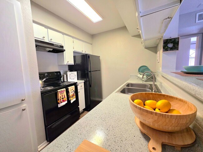 Photo - Oaks of Westlakes Apartments