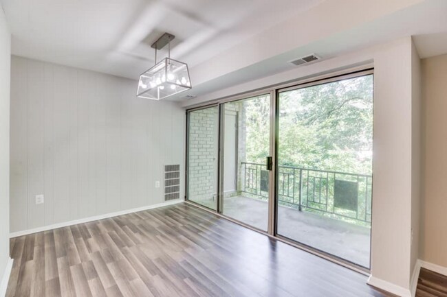 Photo - 5200 Crossfield Ct