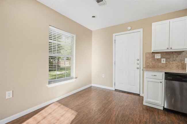 Photo - 2102 N Galveston Ave