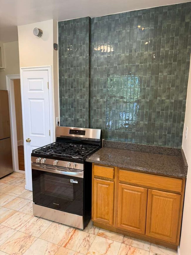 Photo - 202 Marine Ave Unidad C2