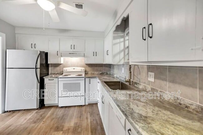 Photo - 1635 Memminger Ave Unit A