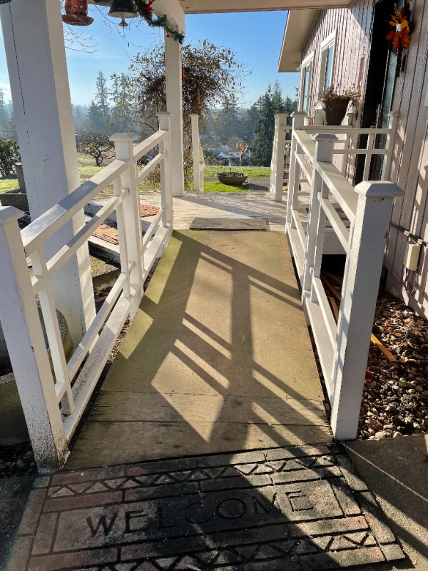 Photo - 129 126th St E