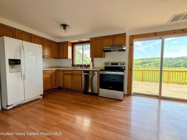 Photo - 1015 Lakeview Rd