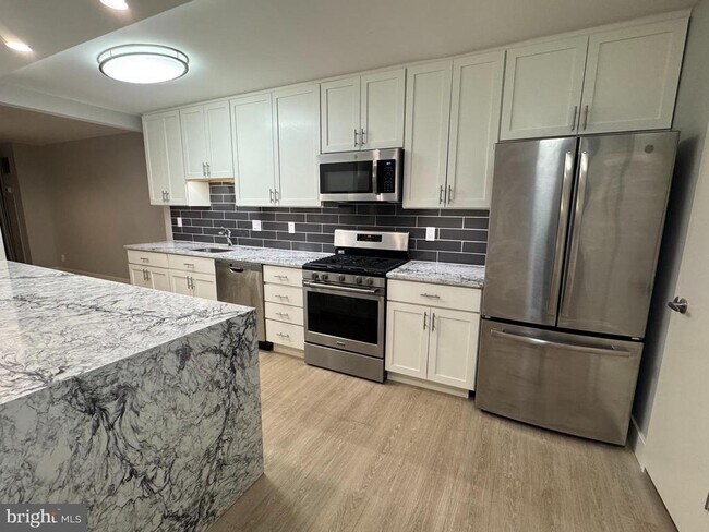 Photo - 5101 RIVER Rd Unit 618