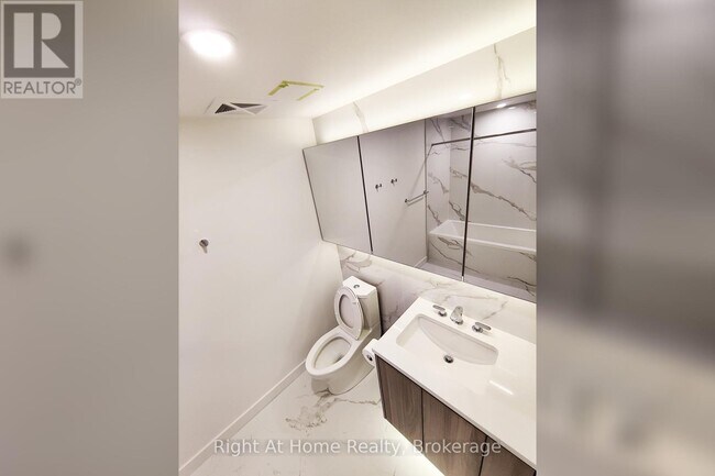 Photo - 1 Concord Cityplace Wy Unité 1907