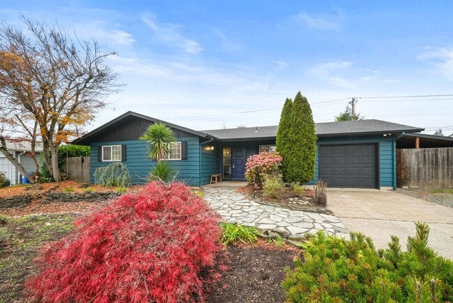 Building Photo - Beautifully updated 3 bedroom, 1 bath house in Eugene!