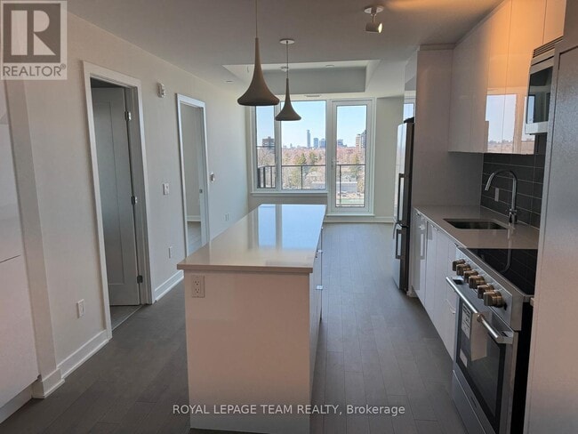 Photo - 360 Deschâtelets Ave. Unité #803