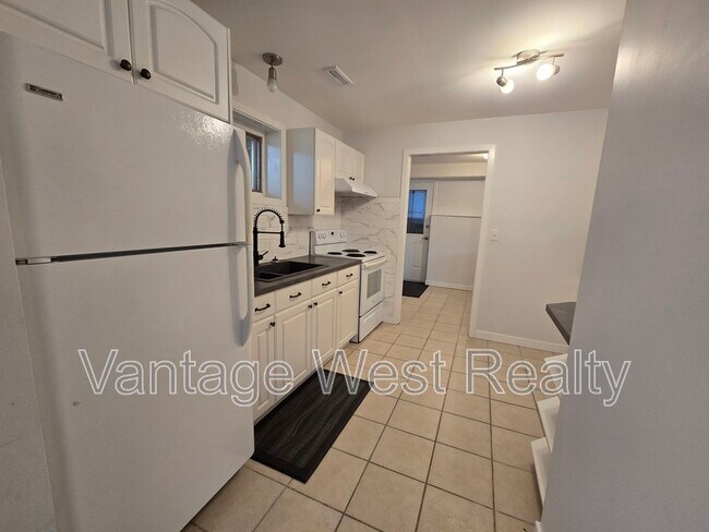 315 Hardie Rd
