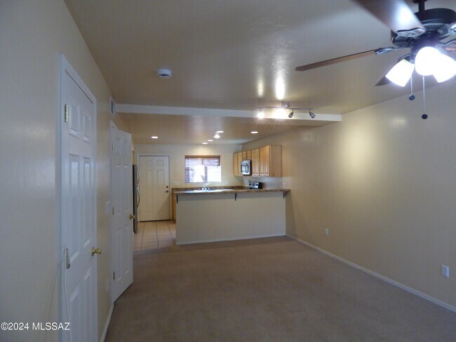 Photo - 1077 N Riverside Dr Unit 3