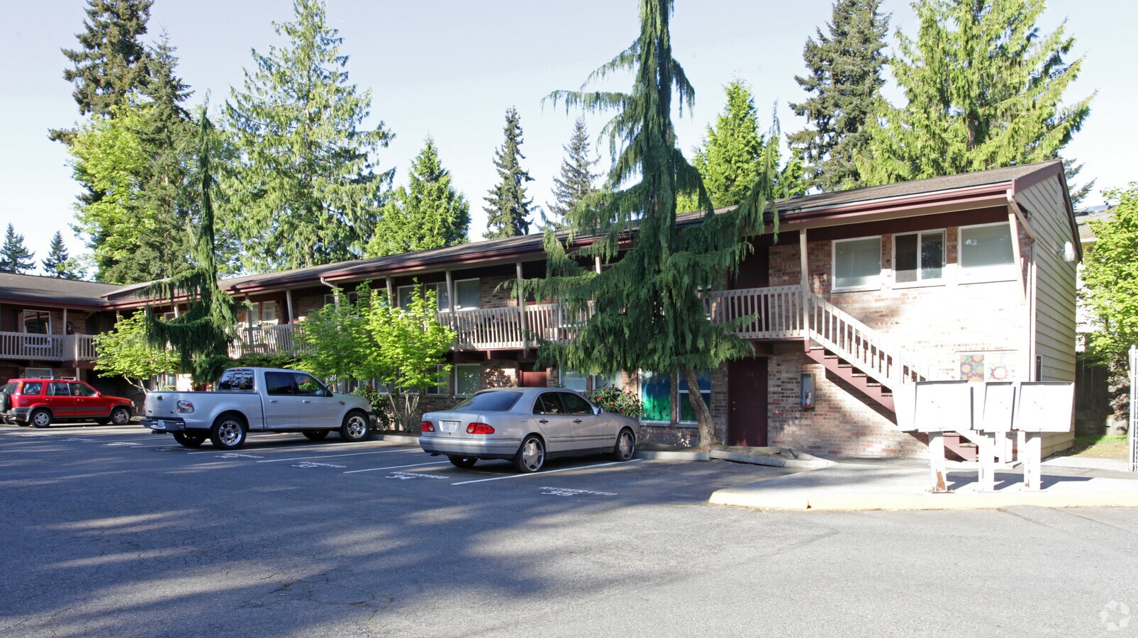 Horizon Park Apartments - Horizon Park Apartments