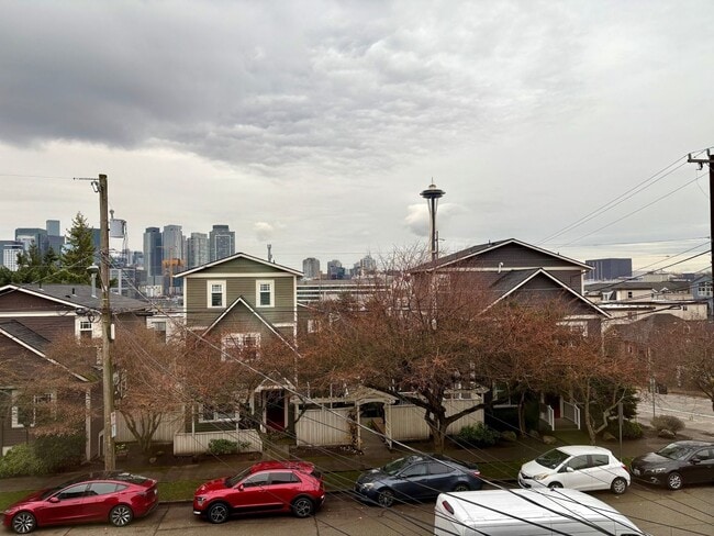 Photo - 556 Ward St Unit Upper